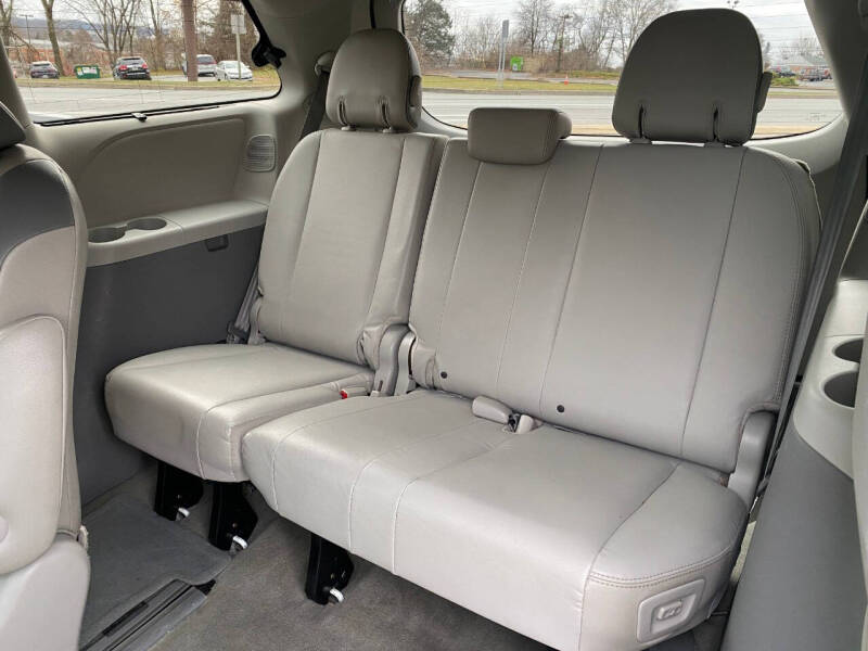 2012 Toyota Sienna Limited 7-Passenger