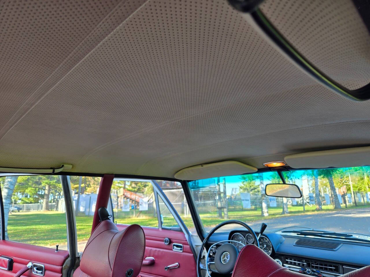 1972 Mercedes-Benz 220 148