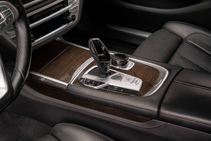 2018 BMW 7 Series 740e xDrive iPerformance