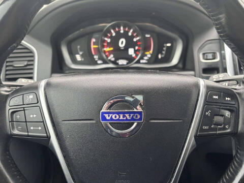 2017 Volvo XC60 T5 Dynamic