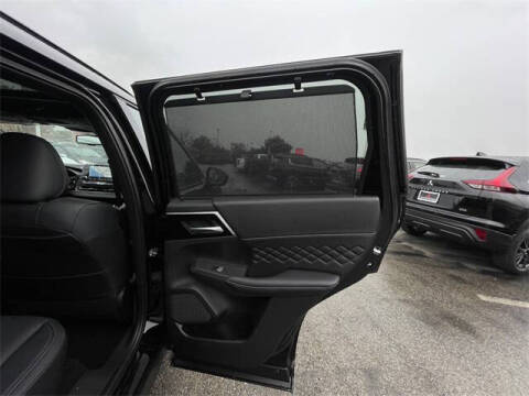 2025 Mitsubishi Outlander PHEV SEL Black Edition