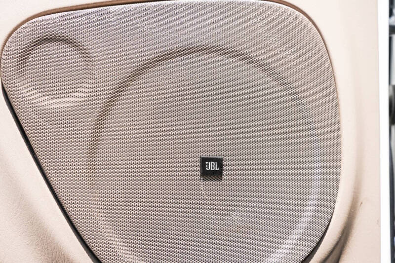 2004 Toyota Sequoia SR5