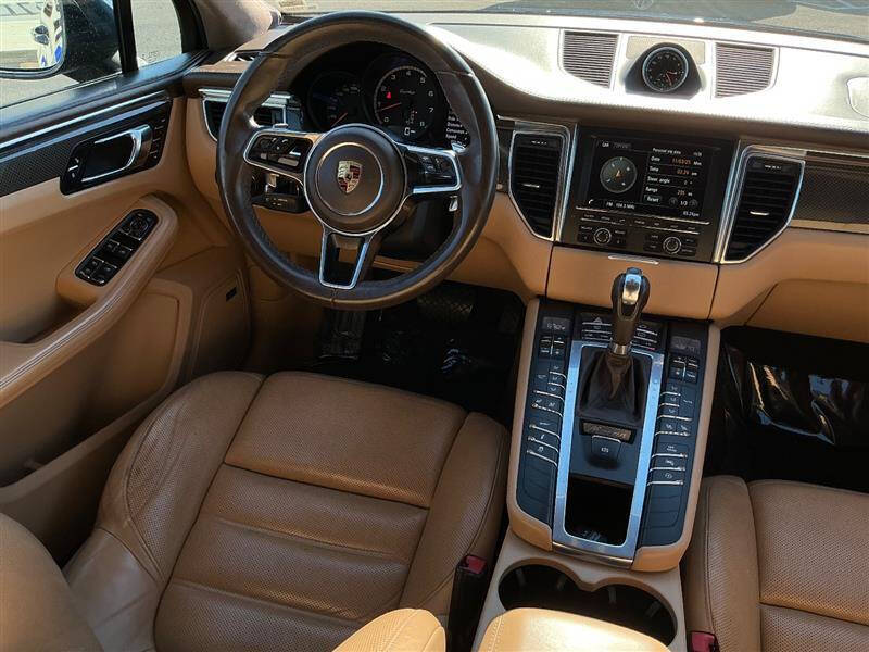 2016 Porsche Macan Turbo