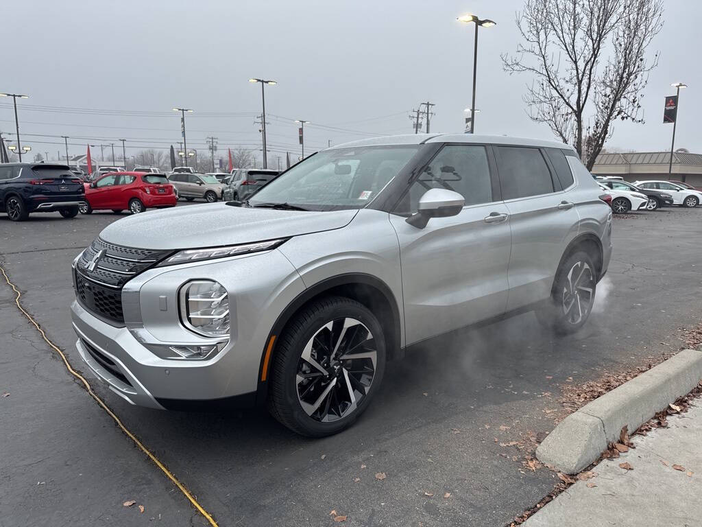 2024 Mitsubishi Outlander for sale at Axio Auto Boise in Boise, ID