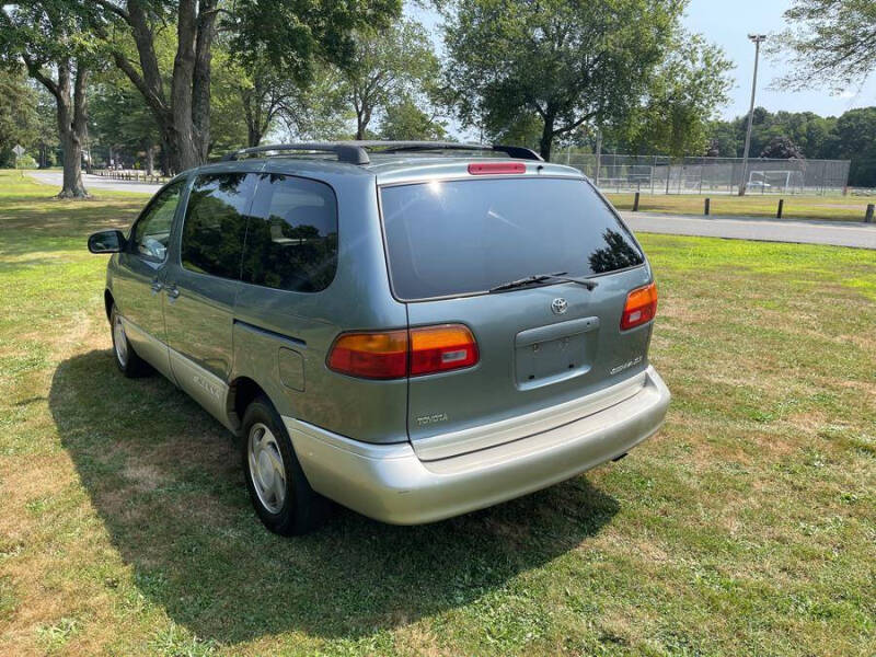 1999 Toyota Sienna