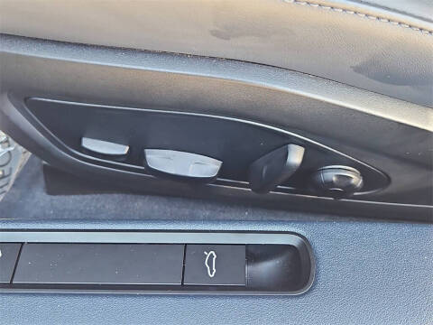 2025 Porsche 911 Carrera