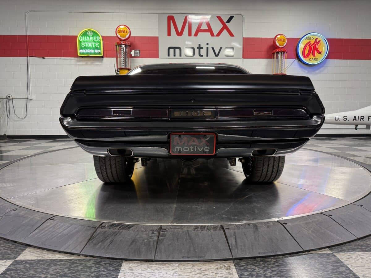 1970 Dodge Challenger 13