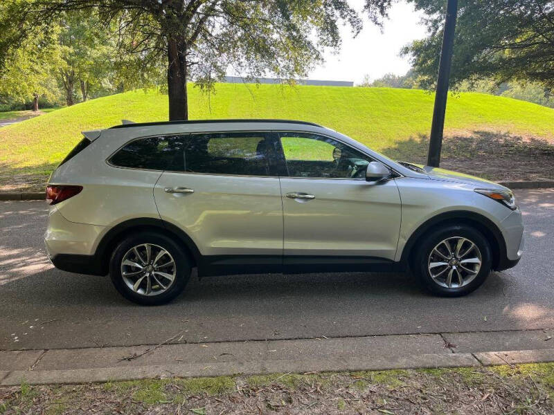 2017 Hyundai Santa Fe SE