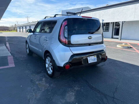 2016 Kia Soul +