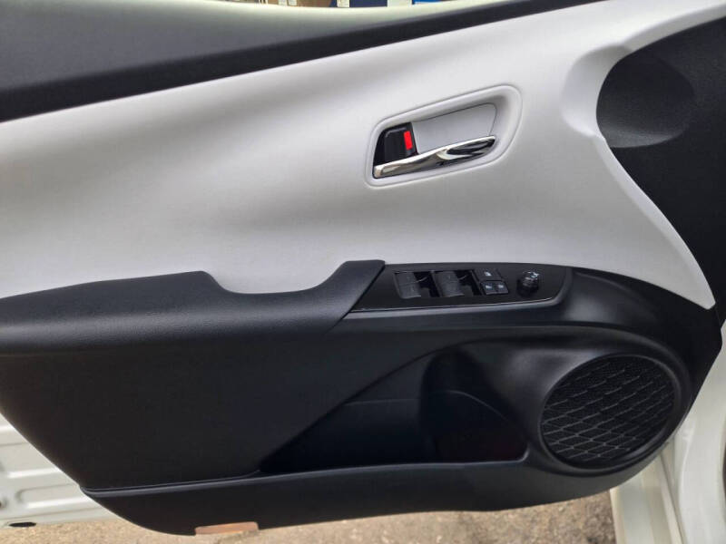 2019 Toyota Prius LE AWD-e