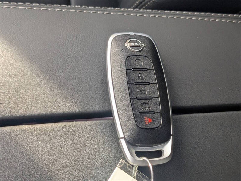 2025 Nissan Rogue SL