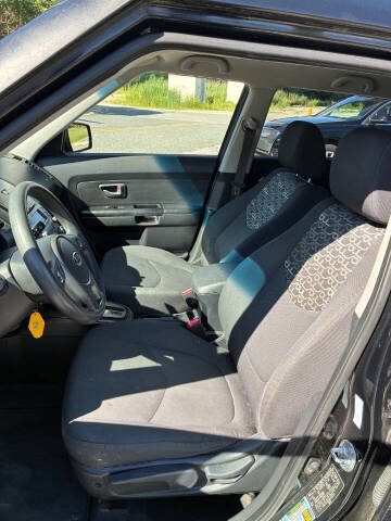 2010 Kia Soul +
