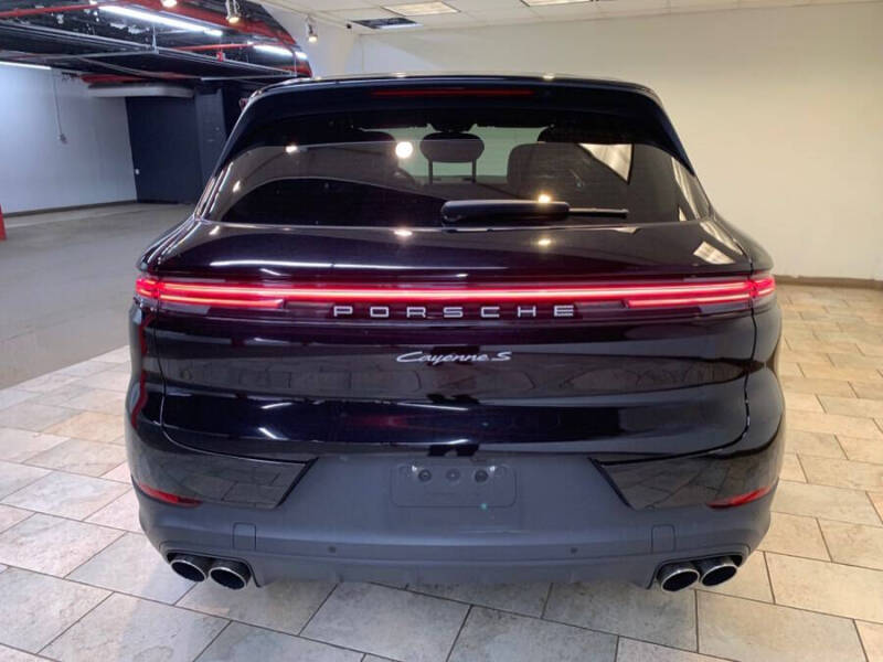 2024 Porsche Cayenne S