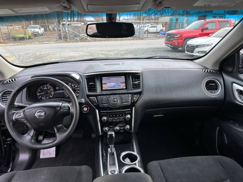 2016 Nissan Pathfinder SV