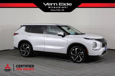 2023 Mitsubishi Outlander SE