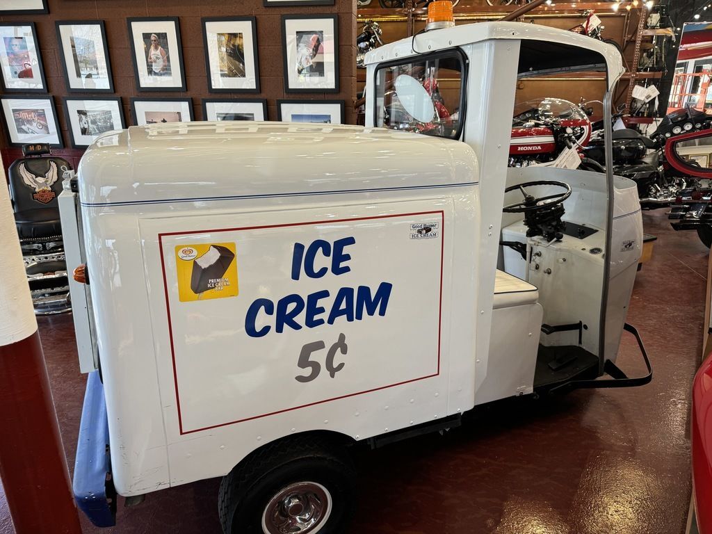1972 Cushman Ice Cream Truck 4