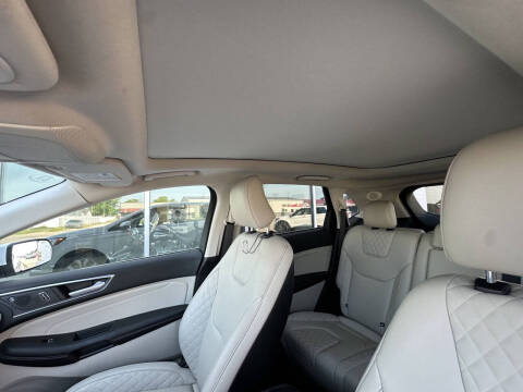 2023 Ford Edge Titanium