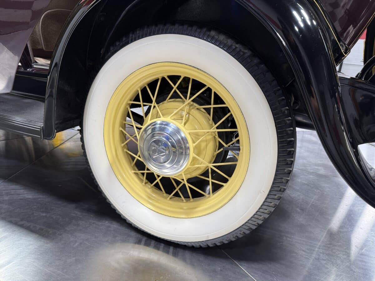 1932 Ford Model 18 55