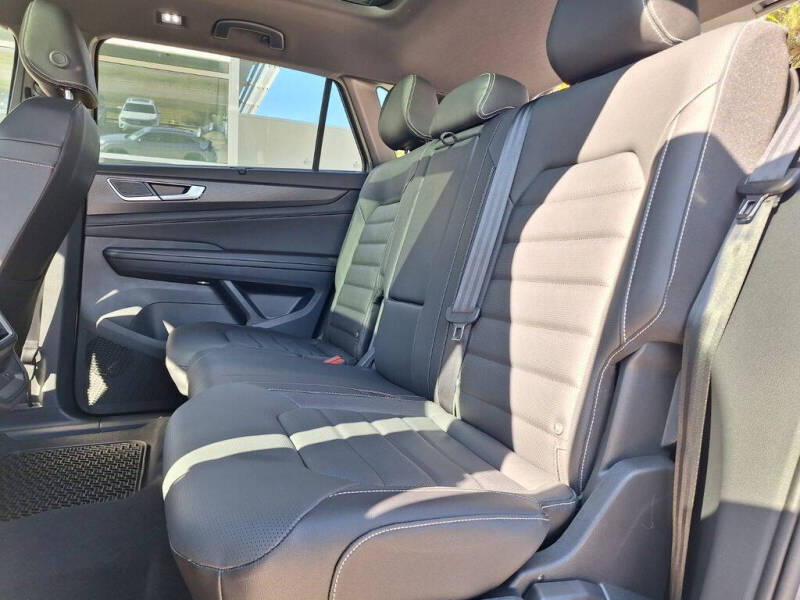 2026 Volkswagen Atlas Cross Sport SEL R-Line Black 4Motion