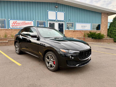 2017 Maserati Levante Base Photo