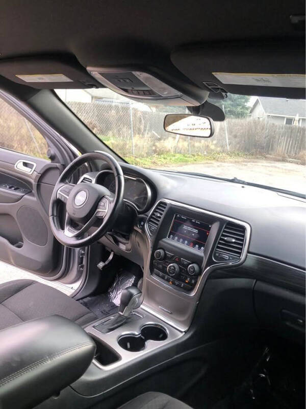 2019 Jeep Grand Cherokee Laredo