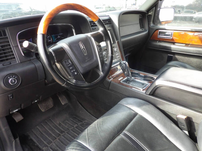 2016 Lincoln Navigator Select
