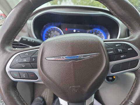 2017 Chrysler Pacifica Touring-L Plus