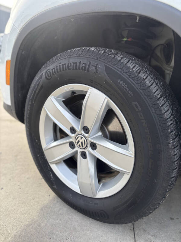 2017 Volkswagen Tiguan 2.0T Limited S 4Motion