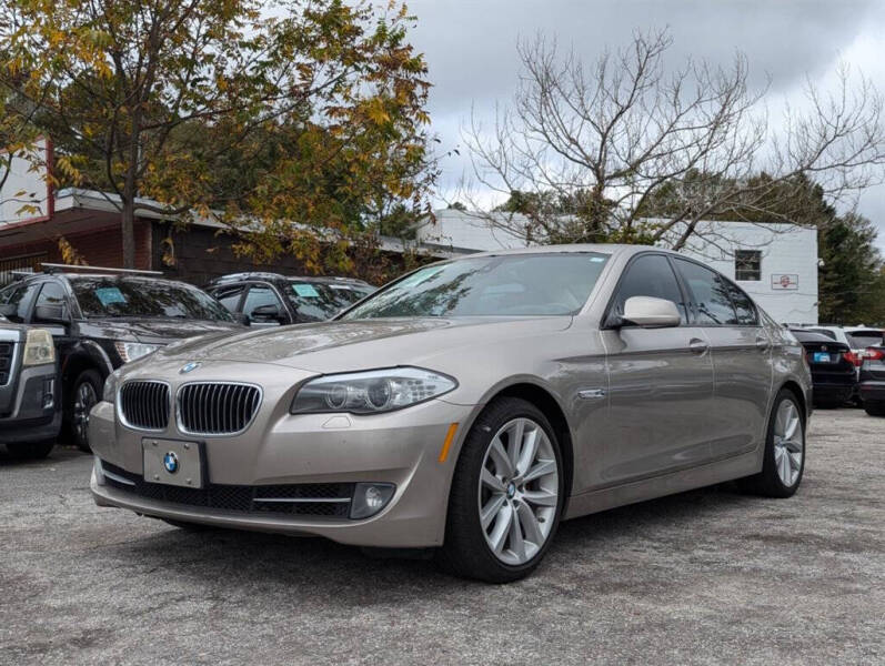 2011 BMW 5 Series 535i photo 2