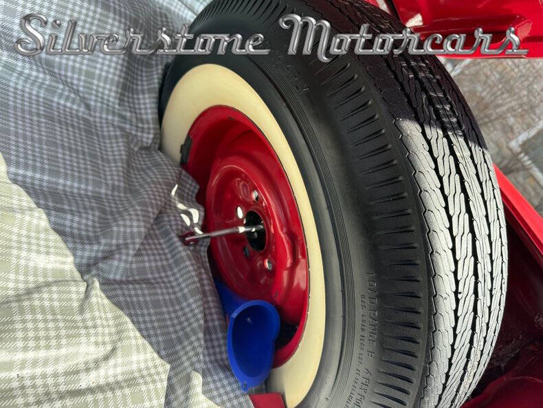 1957 Ford Thunderbird