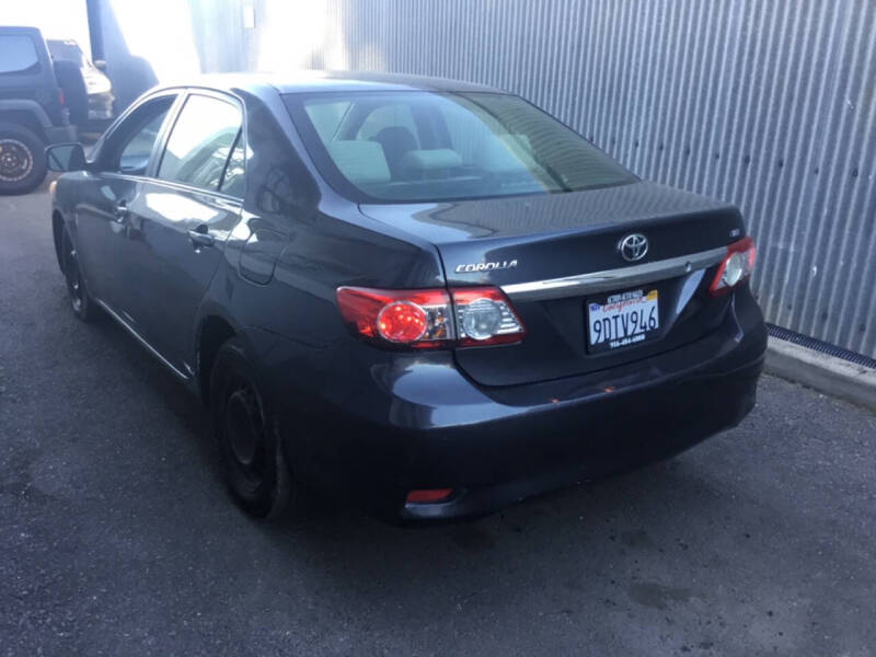 2011 Toyota Corolla Base - Photo 6