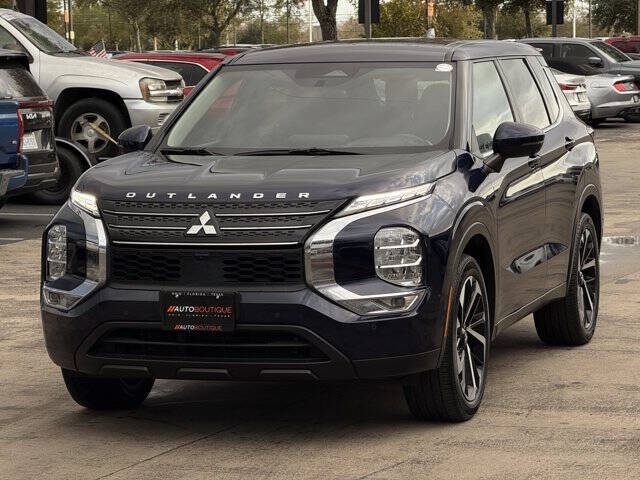 2023 Mitsubishi Outlander SE