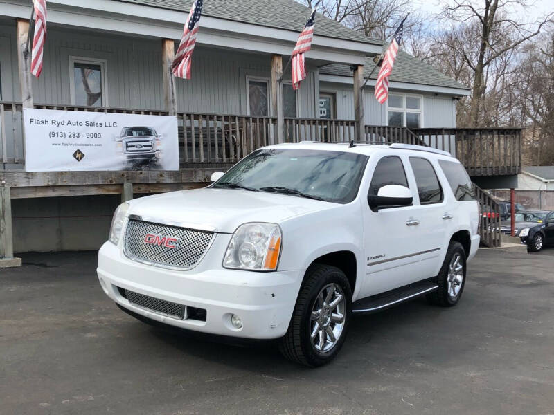 2009 GMC Yukon for sale at Flash Ryd Auto Sales in Kansas City KS