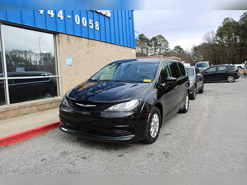 2022 Chrysler Voyager LX