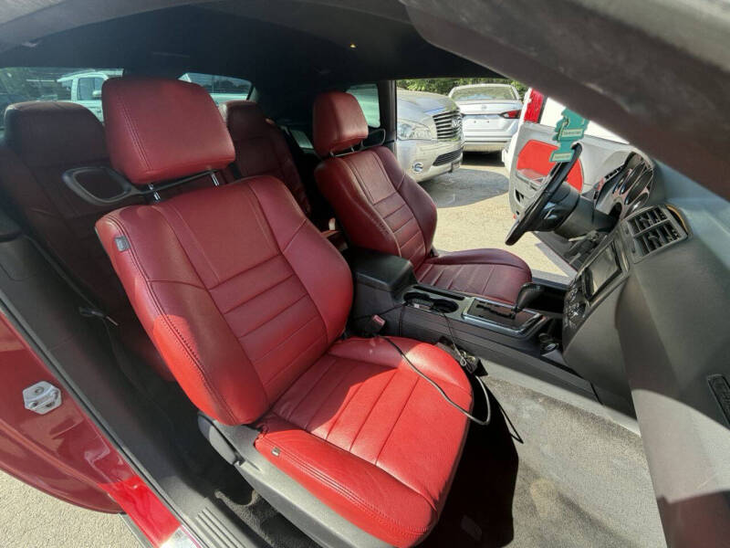 2012 Dodge Challenger R/T Plus