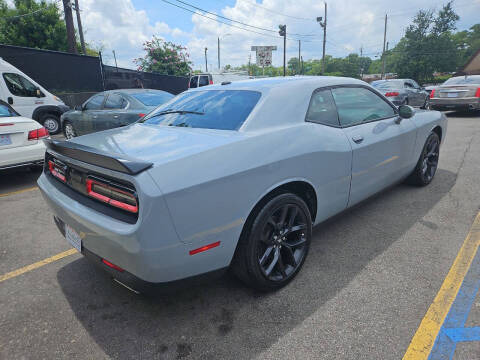 2021 Dodge Challenger SXT
