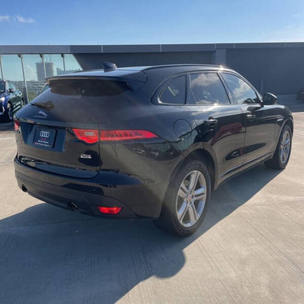 2019 Jaguar F-Pace R-Sport photo 6