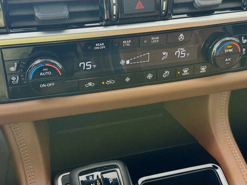 2024 Nissan Pathfinder Platinum