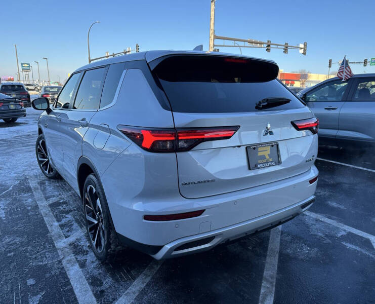 2023 Mitsubishi Outlander PHEV SE