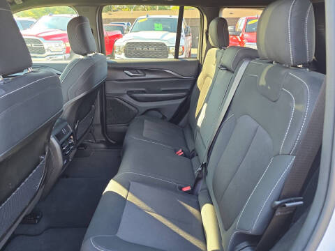 2024 Jeep Grand Cherokee Laredo