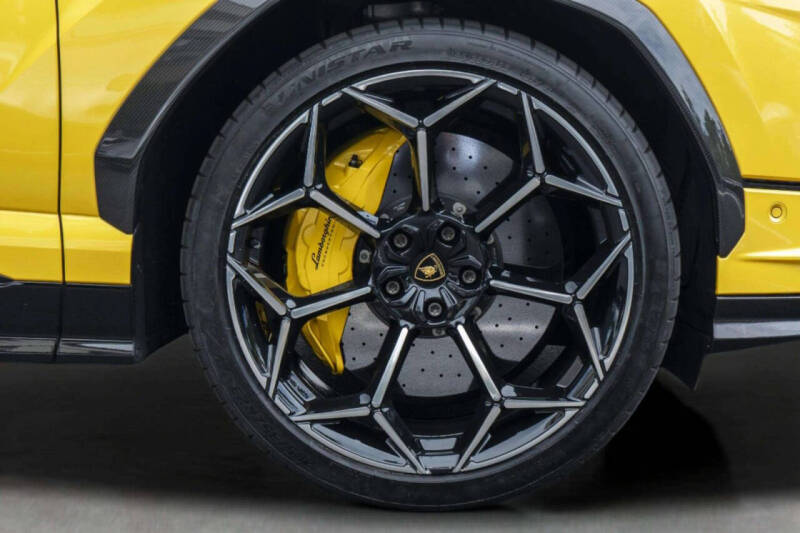 2024 Lamborghini Urus Performante