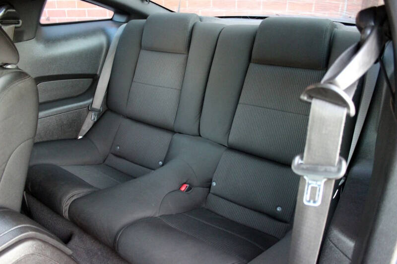 2010 Ford Mustang V6 Premium