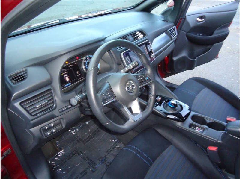 2022 Nissan LEAF SV PLUS