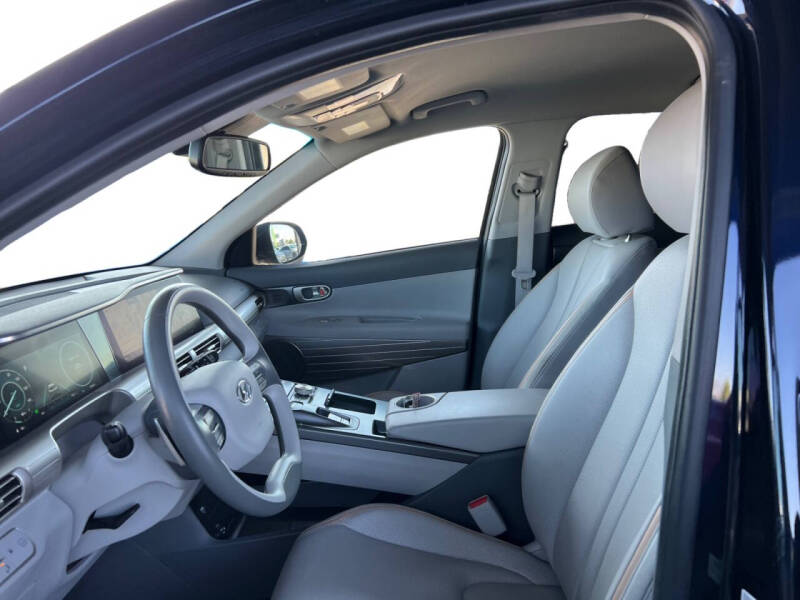 2022 Hyundai Nexo Blue