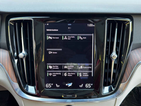 2022 Volvo S60 B5 Momentum