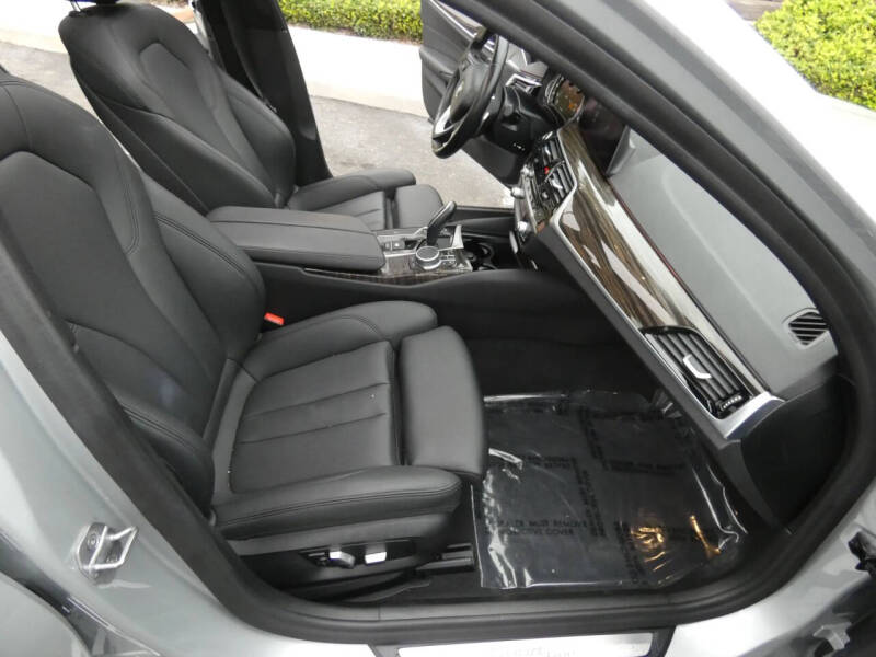 2019 BMW 5 Series 530i