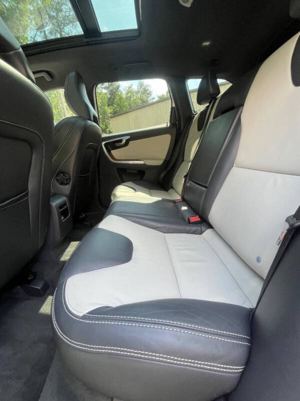 2015 Volvo XC60 T6 Drive-E Platinum