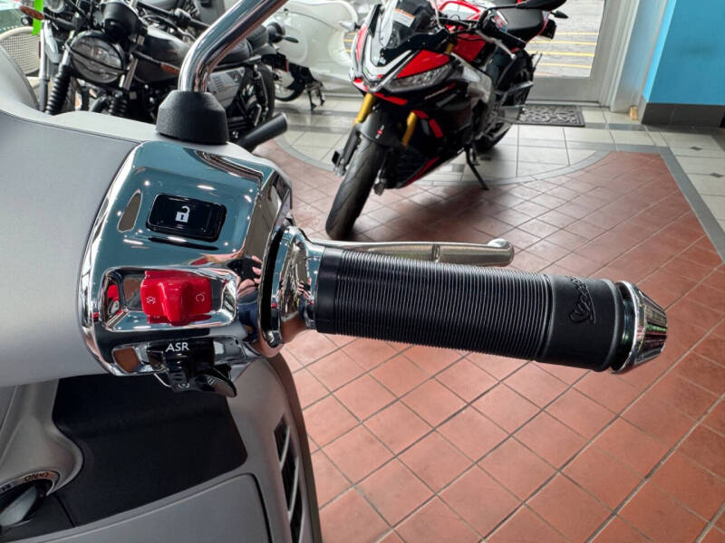 2024 Vespa GTS Supertech 300
