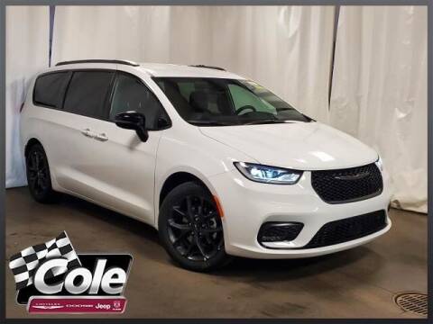 2024 Chrysler Pacifica for sale at COLE Automotive in Kalamazoo MI