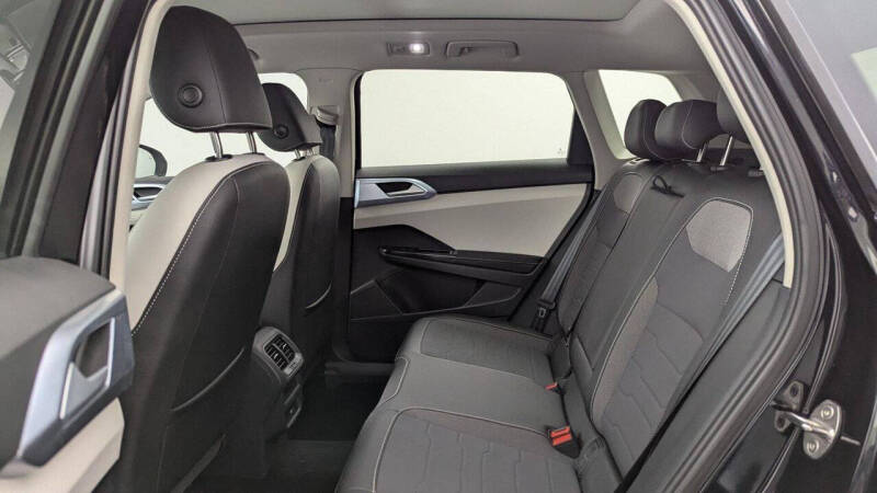 2025 Volkswagen Taos SE